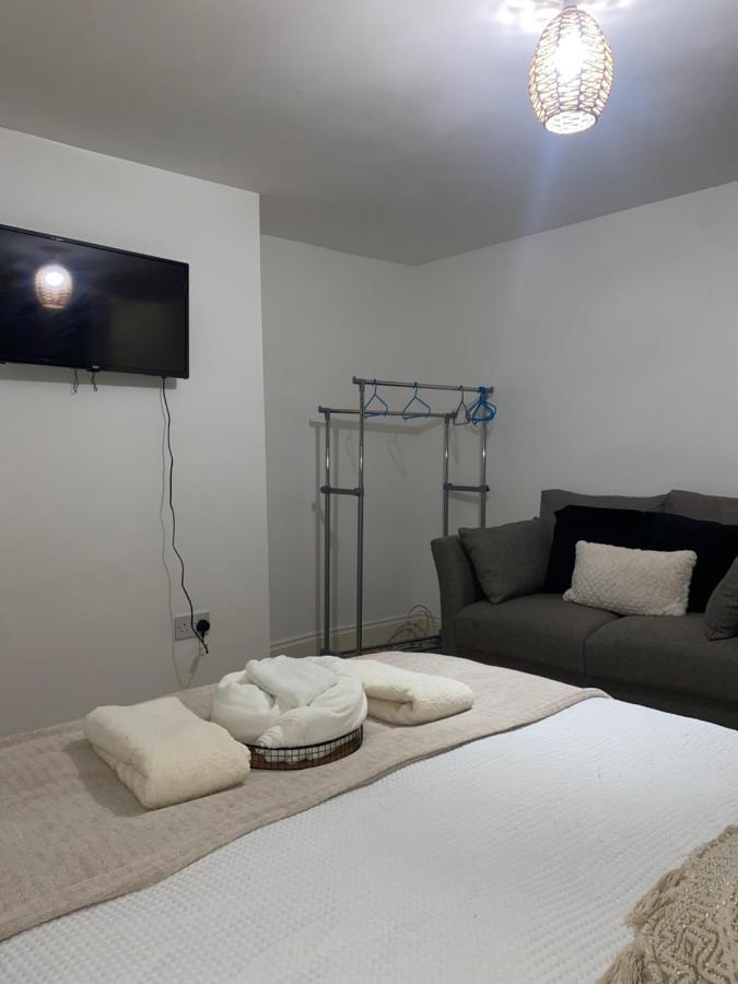 Apartamento Large 1 Bed Serviced Apartment In The Town Centre Londres