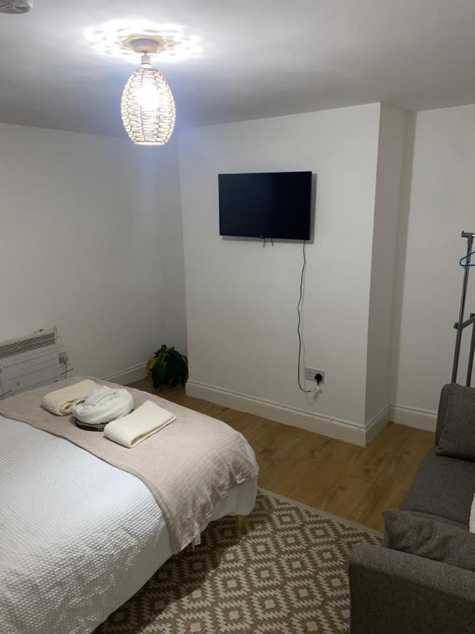 Apartamento Large 1 Bed Serviced Apartment In The Town Centre *